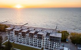 Miami Beach z Widokiem na Morze by Perłowa Przystań Rent